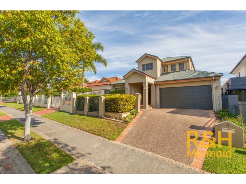 8 PINE VALLEY DRIVE, Robina QLD 4226