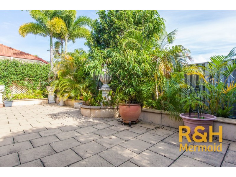 8 PINE VALLEY DRIVE, Robina QLD 4226