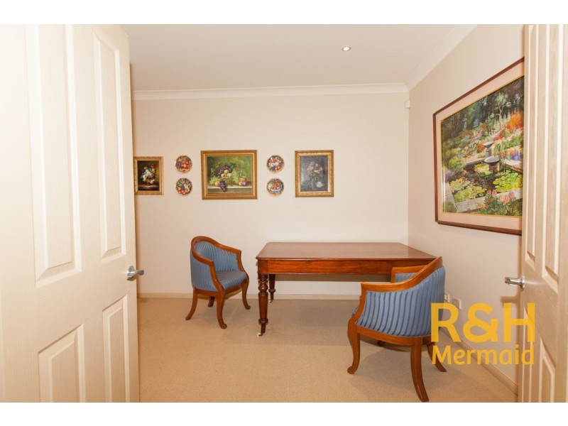 8 PINE VALLEY DRIVE, Robina QLD 4226