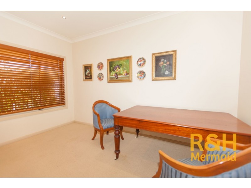 8 PINE VALLEY DRIVE, Robina QLD 4226