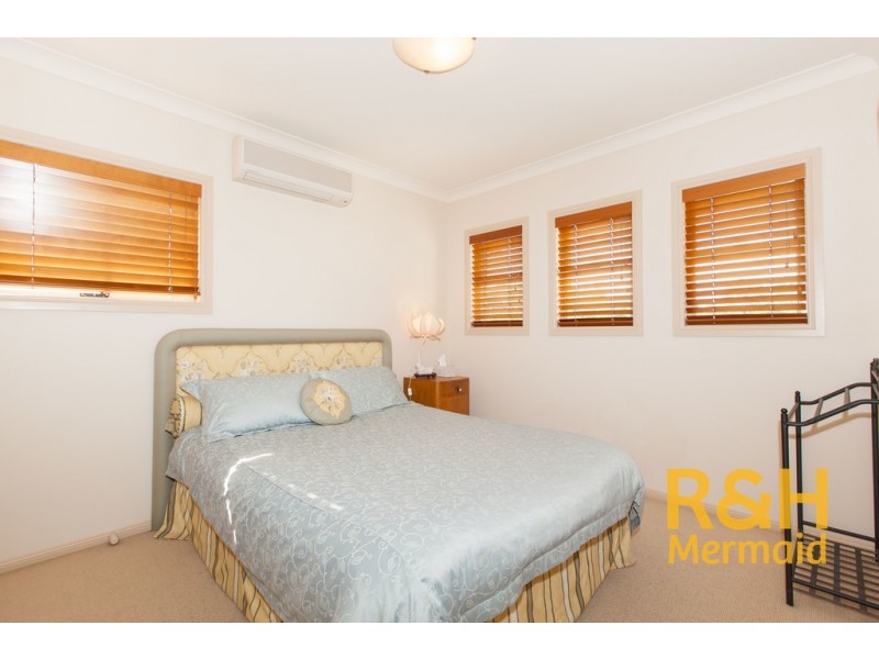 8 PINE VALLEY DRIVE, Robina QLD 4226