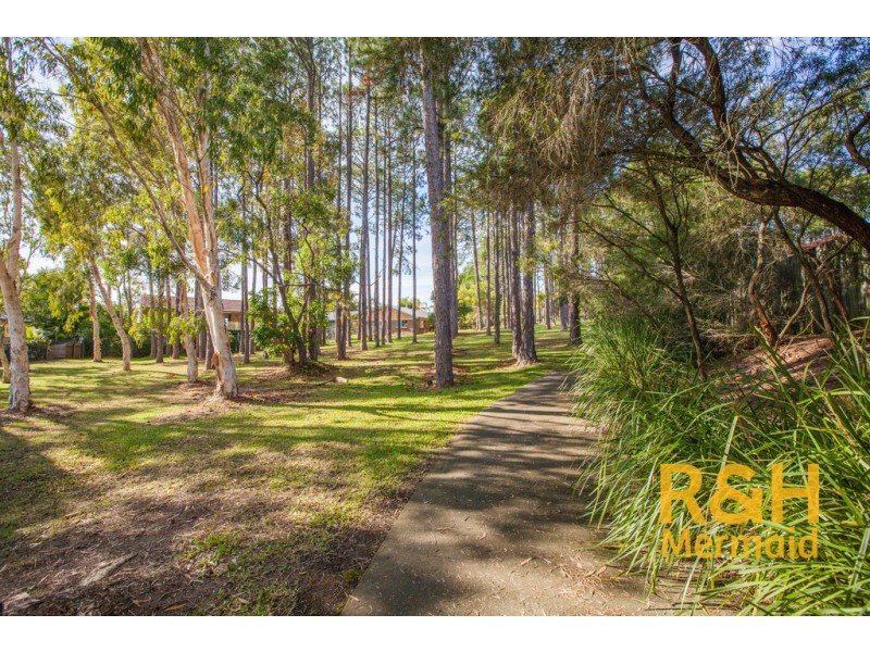 8 PINE VALLEY DRIVE, Robina QLD 4226