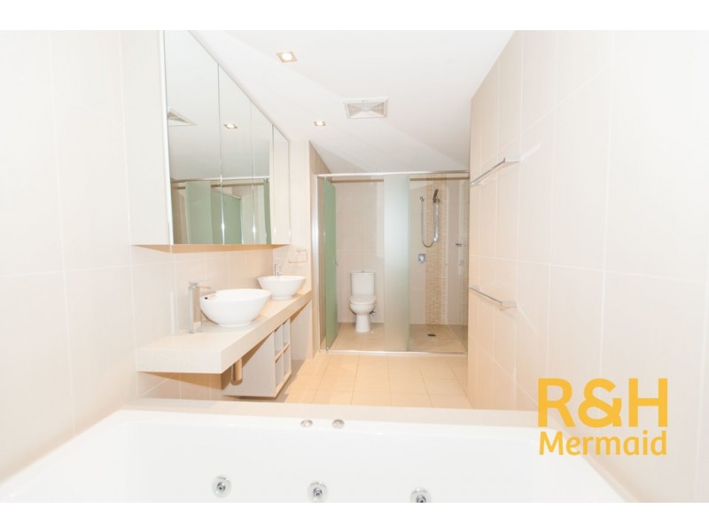 17/53 DARRAMBAL STREET, Surfers Paradise QLD 4217