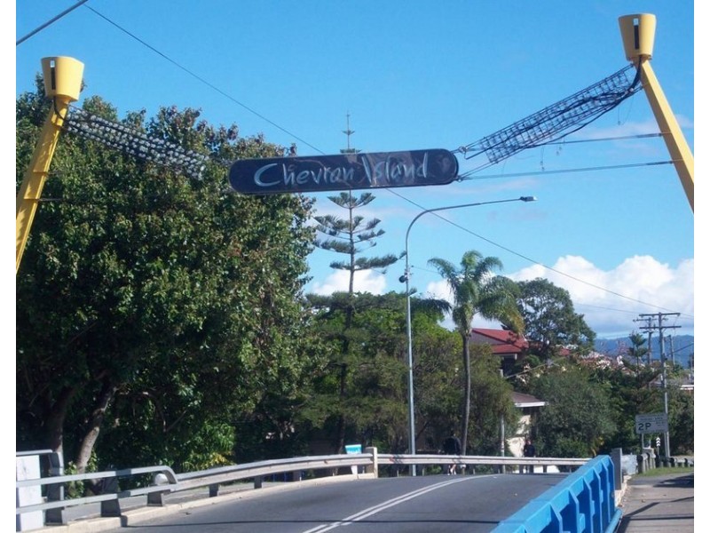 1/10 Adori Street, Chevron Island QLD 4217