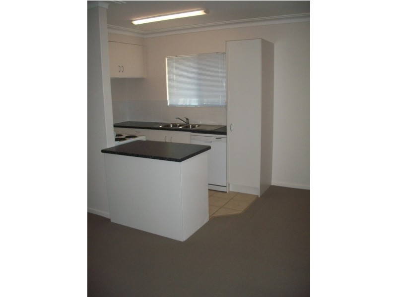 3/10 Adori Street, Chevron Island QLD 4217