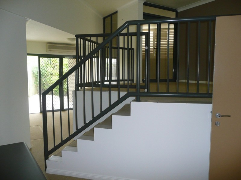 2/53 Petrel Avenue, Mermaid Beach QLD 4218