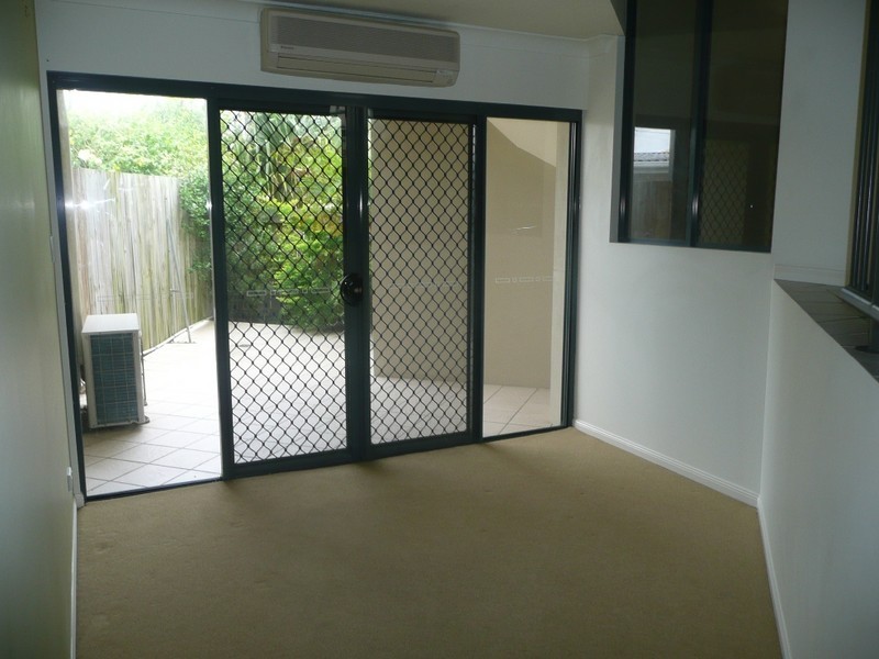 2/53 Petrel Avenue, Mermaid Beach QLD 4218