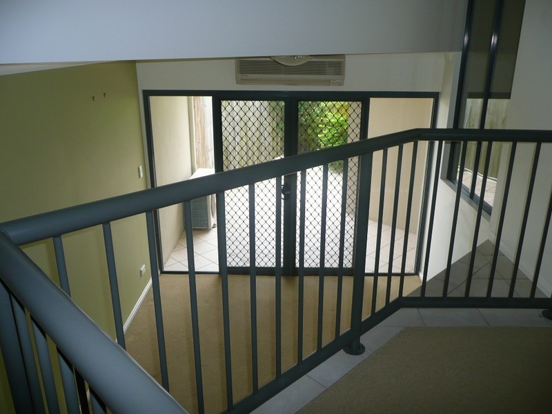 2/53 Petrel Avenue, Mermaid Beach QLD 4218