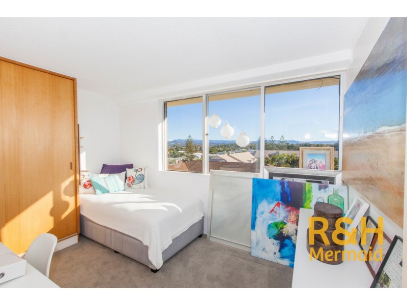 18/90 Marine Parade, Miami QLD 4220
