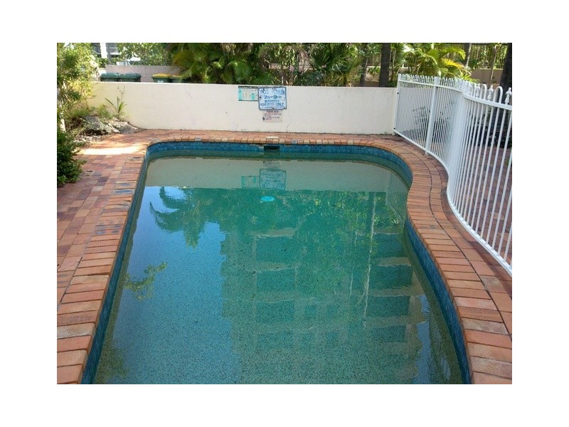 6/213-215 Surf Parade, Broadbeach QLD 4218