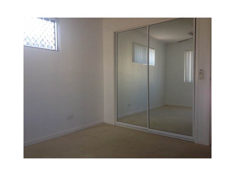 6/213-215 Surf Parade, Broadbeach QLD 4218