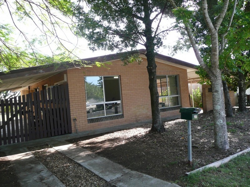 18 Vatakoula Parade, Mermaid Waters QLD 4218