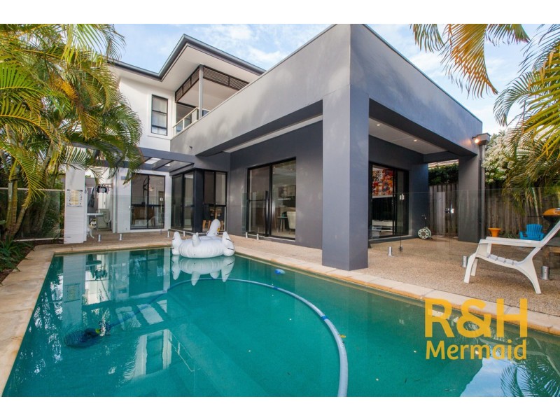 10 Pine Valley Drive, Robina QLD 4226