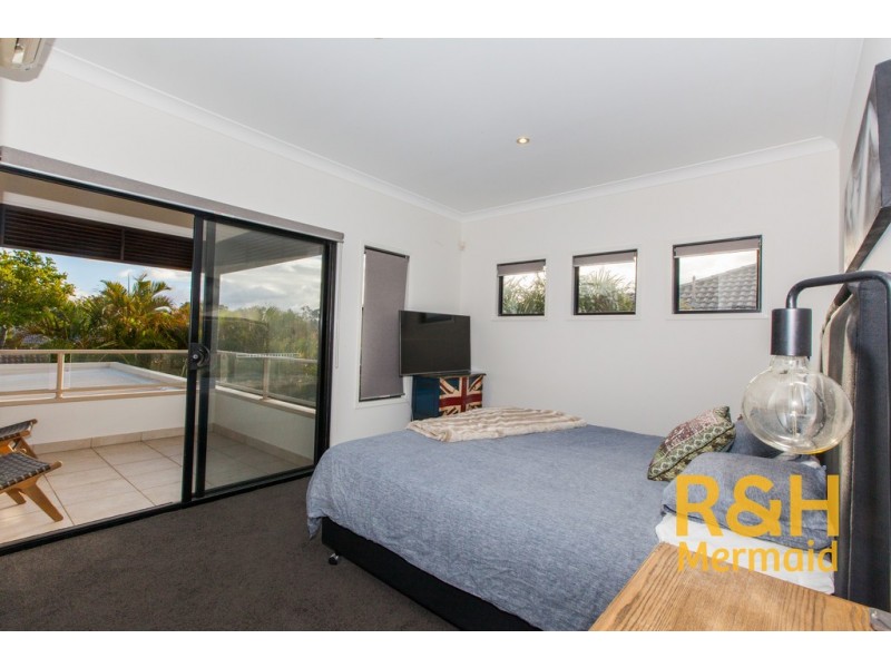 10 Pine Valley Drive, Robina QLD 4226