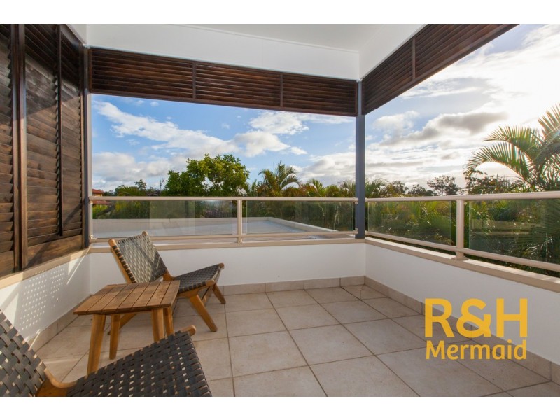 10 Pine Valley Drive, Robina QLD 4226