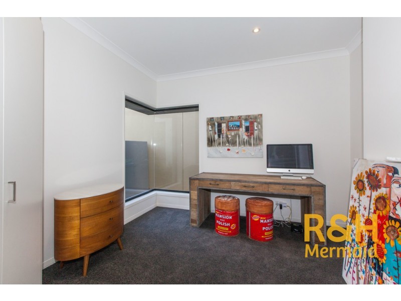 10 Pine Valley Drive, Robina QLD 4226