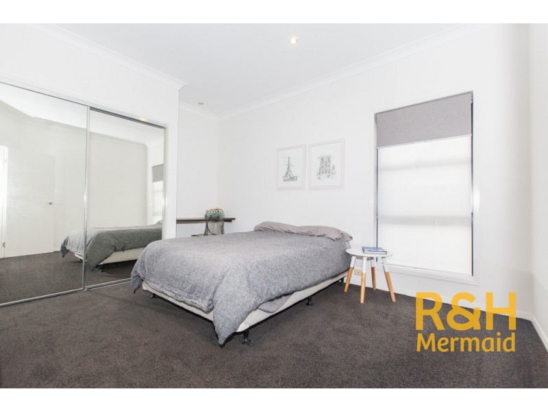 10 Pine Valley Drive, Robina QLD 4226