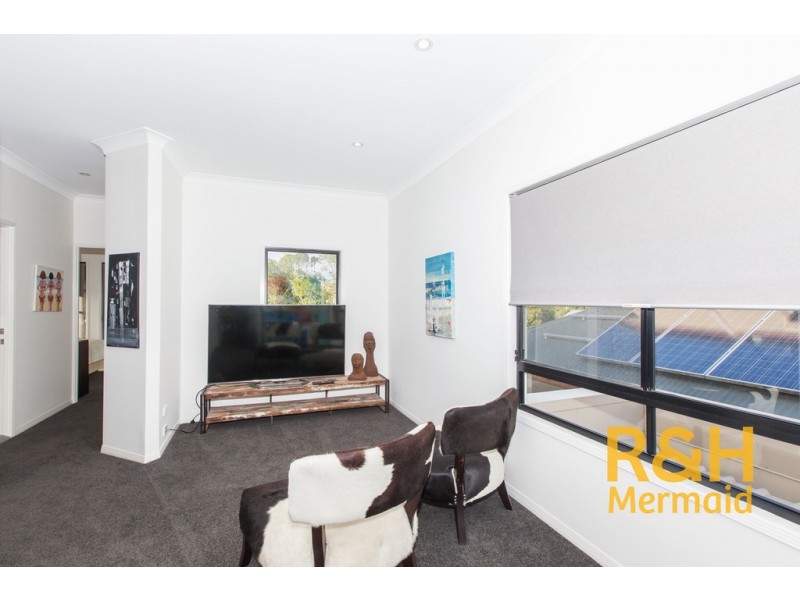 10 Pine Valley Drive, Robina QLD 4226