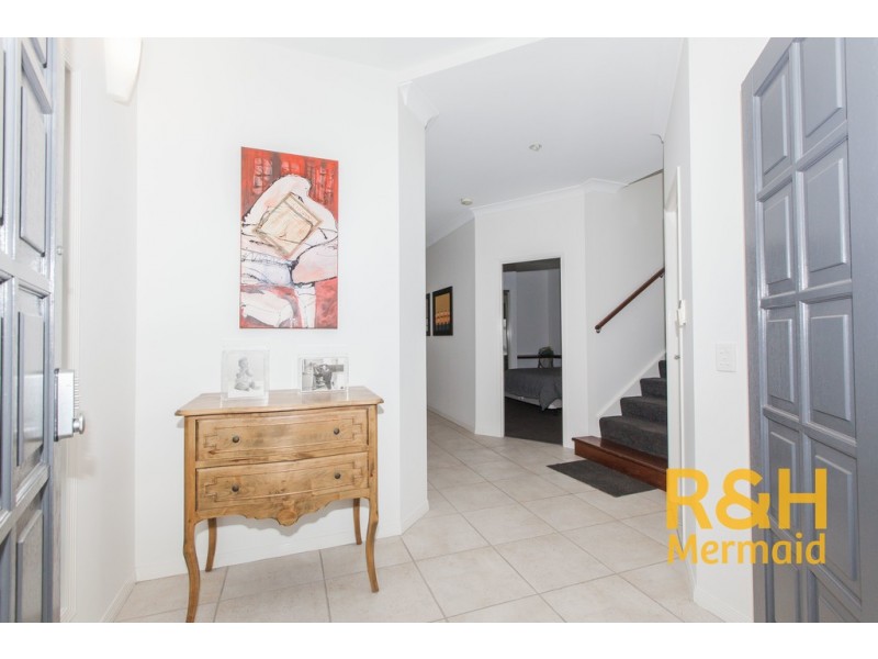 10 Pine Valley Drive, Robina QLD 4226