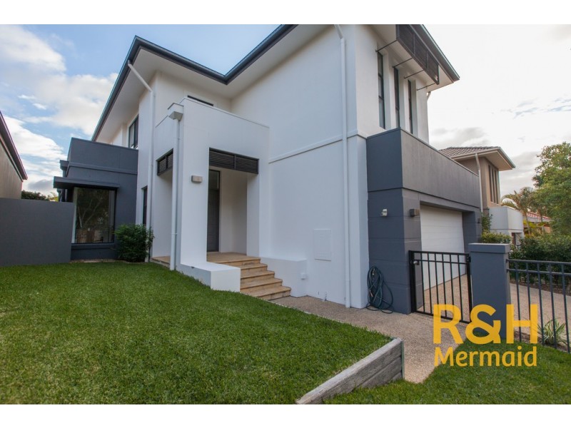 10 Pine Valley Drive, Robina QLD 4226