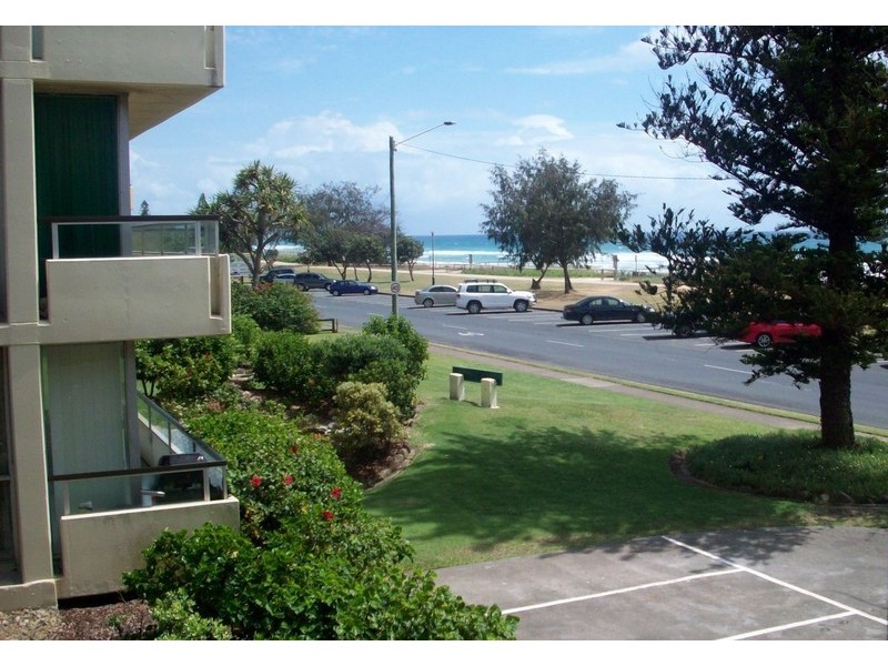 2/86 Marine Parade, Miami QLD 4220