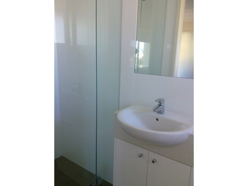 2/86 Marine Parade, Miami QLD 4220