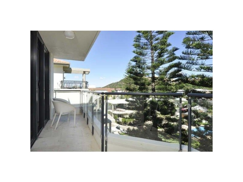 8/2 Lavarack Road, Mermaid Beach QLD 4218