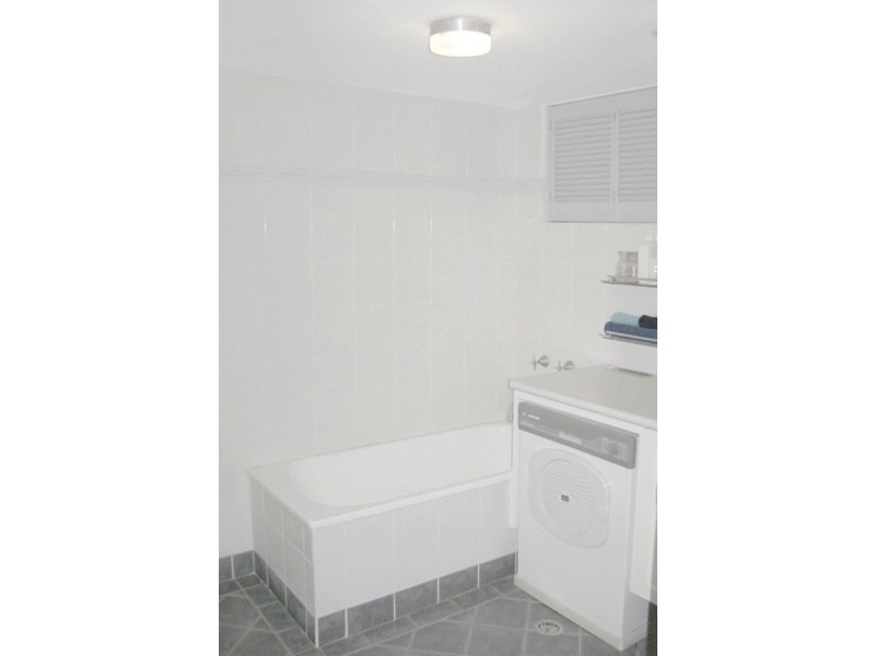 2/30 Duet Drive, Mermaid Waters QLD 4218
