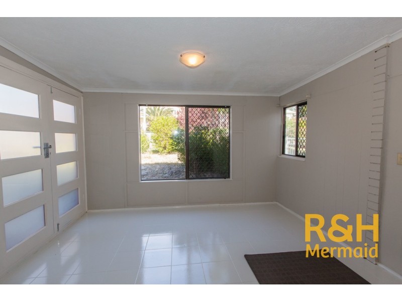 9 NYORA STREET, Southport QLD 4215