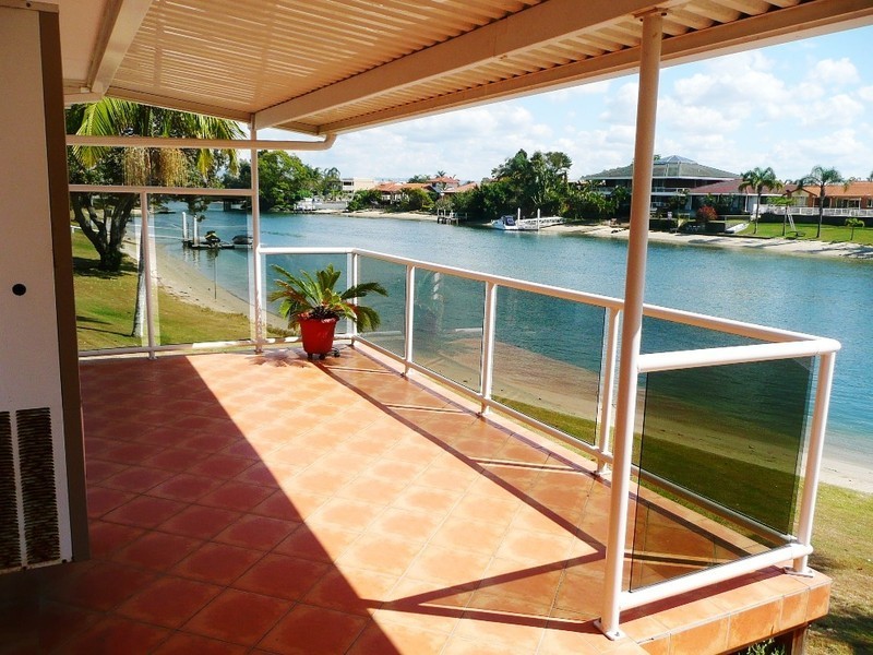 13/15 Hooker Boulevard, Broadbeach Waters QLD 4218