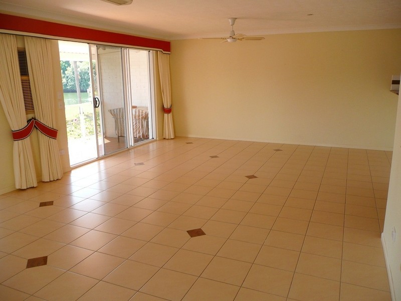 13/15 Hooker Boulevard, Broadbeach Waters QLD 4218