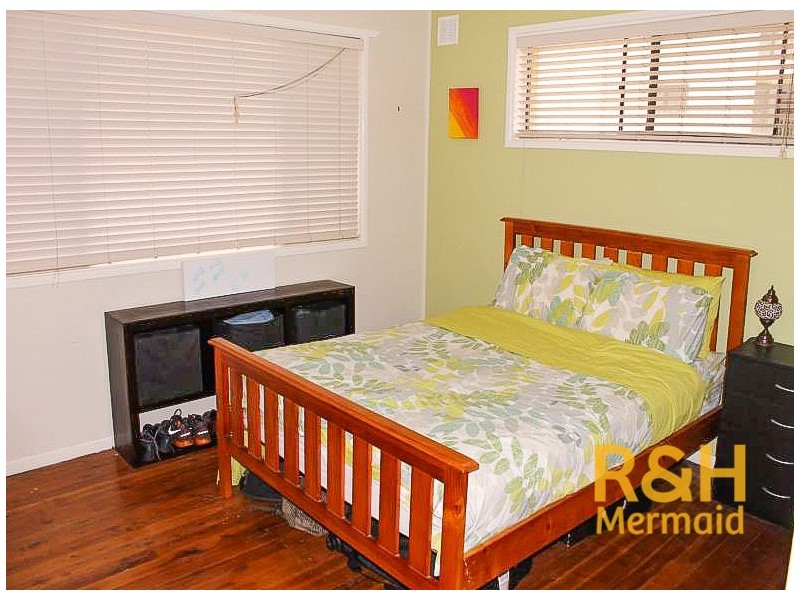 4/1929 GOLD COAST HIGHWAY, Burleigh Heads QLD 4220