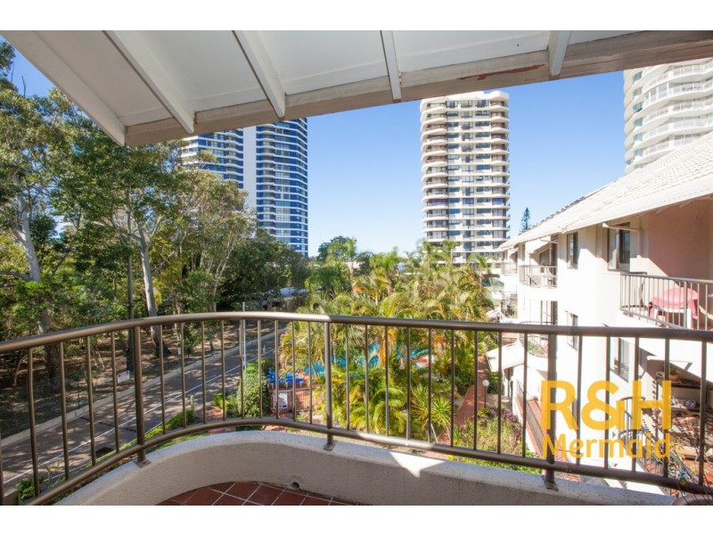 18/9 BAYVIEW STREET, Runaway Bay QLD 4216