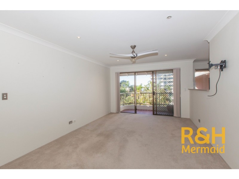 18/9 BAYVIEW STREET, Runaway Bay QLD 4216