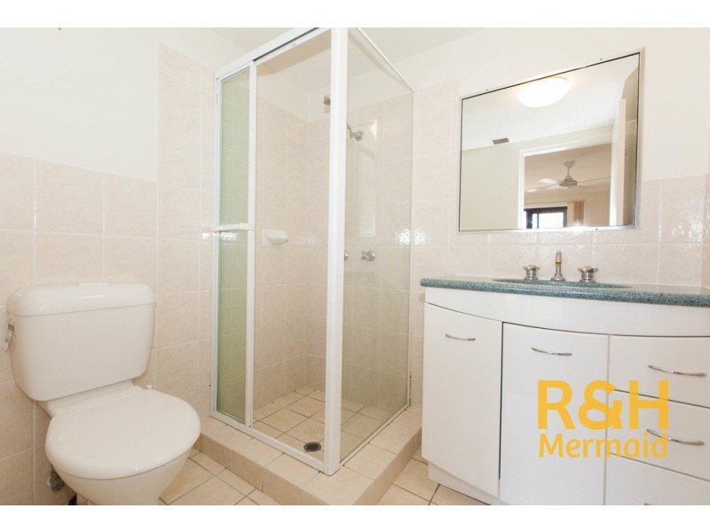 18/9 BAYVIEW STREET, Runaway Bay QLD 4216
