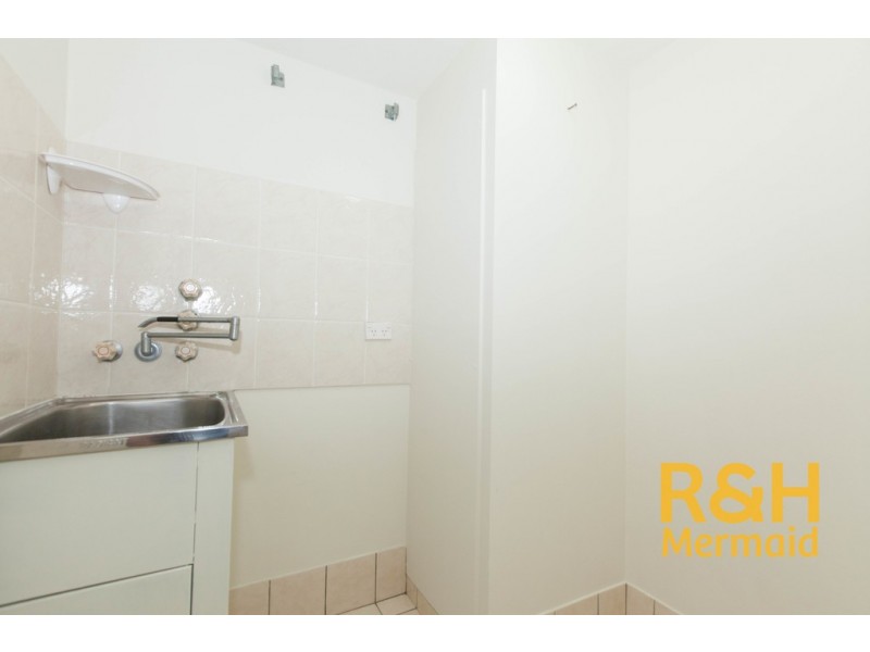 18/9 BAYVIEW STREET, Runaway Bay QLD 4216