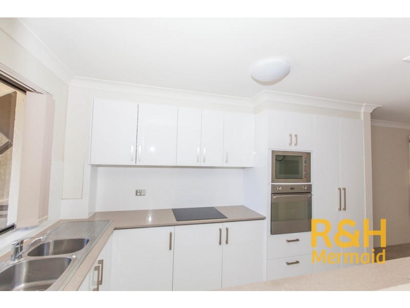 18/9 BAYVIEW STREET, Runaway Bay QLD 4216