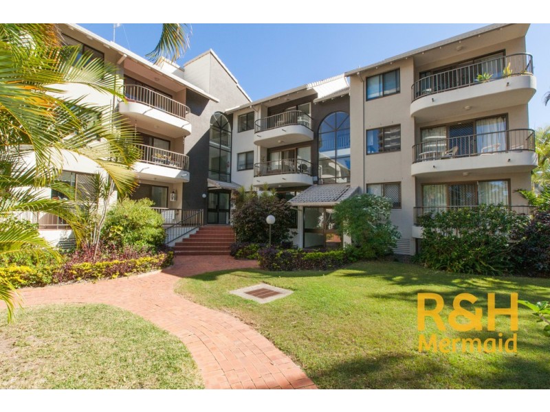 18/9 BAYVIEW STREET, Runaway Bay QLD 4216
