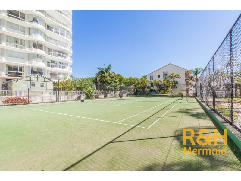 18/9 BAYVIEW STREET, Runaway Bay QLD 4216