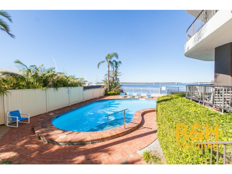 18/9 BAYVIEW STREET, Runaway Bay QLD 4216