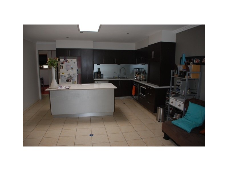 20b Raymond Avenue, Bundall QLD 4217