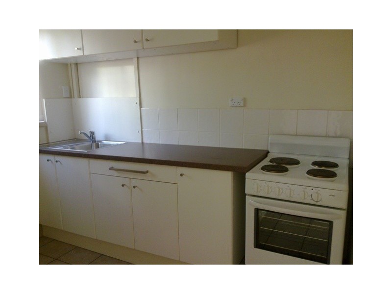 8b  Yeringba Street, Mermaid Waters QLD 4218