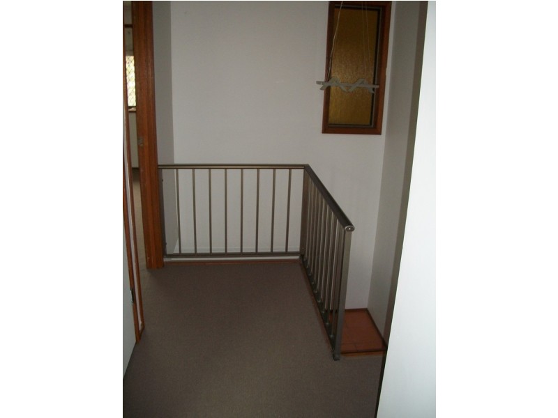 2/10 Angie Court, Mermaid Waters QLD 4218