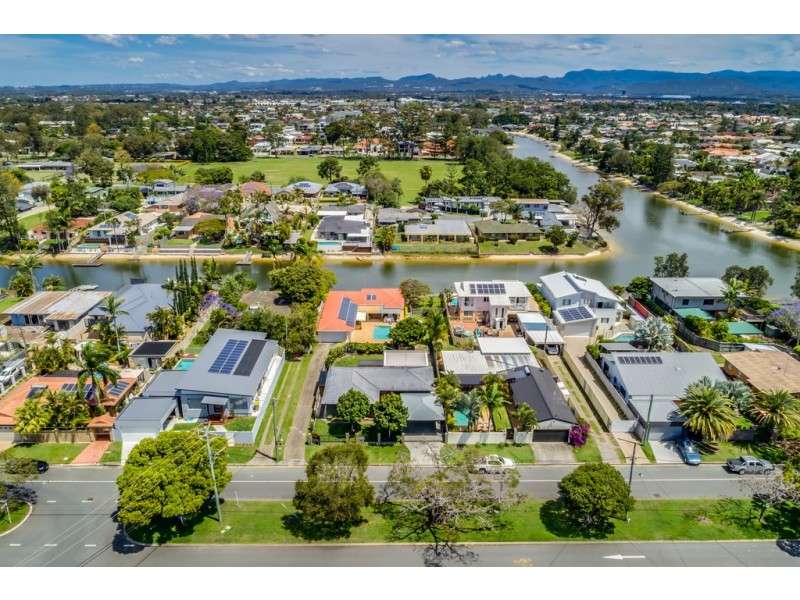 64 POINCIANA BOULEVARD, Broadbeach Waters QLD 4218