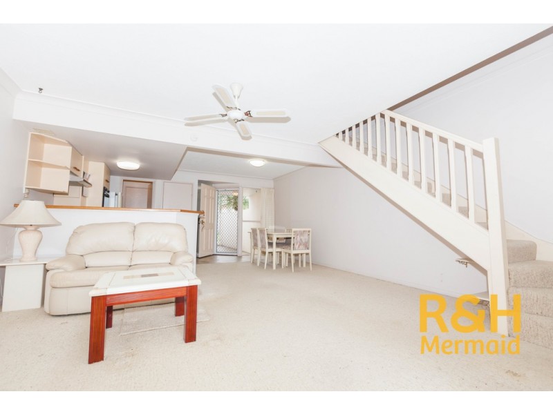 30/2 COOLGARDIE STREET, Elanora QLD 4221