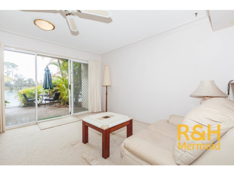 30/2 COOLGARDIE STREET, Elanora QLD 4221