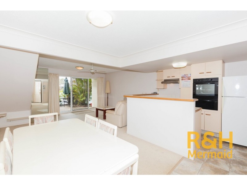 30/2 COOLGARDIE STREET, Elanora QLD 4221