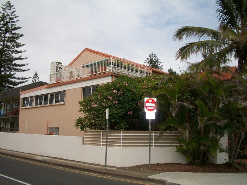 4a VENTURA ROAD, Mermaid Beach QLD 4218