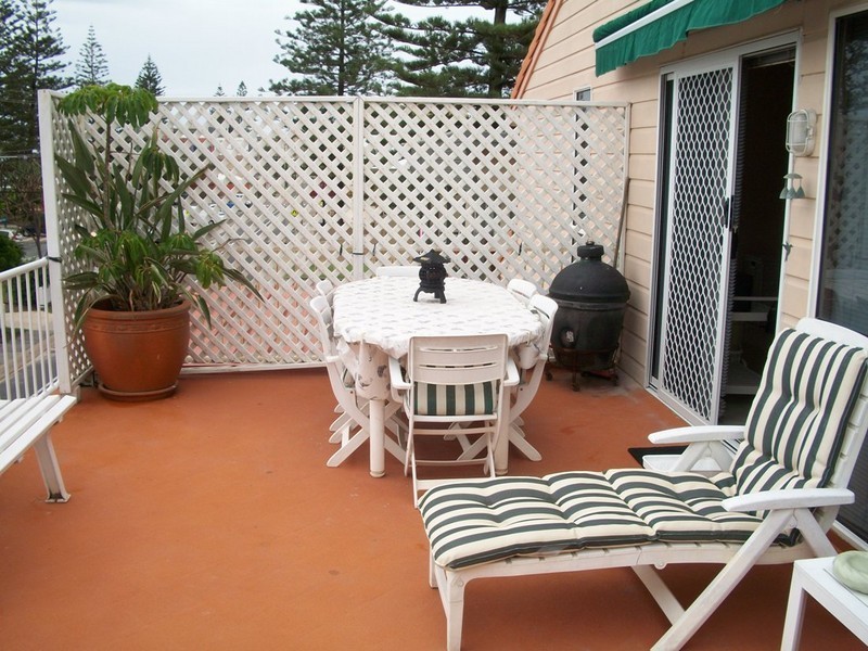 4a VENTURA ROAD, Mermaid Beach QLD 4218