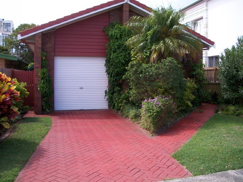 47 Peerless Avenue, Mermaid Beach QLD 4218